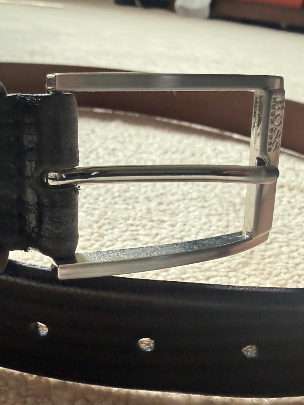 HUGO BOSS Men’s Dark Brown Lizard-Embossed Leather Belt – Size 100/38